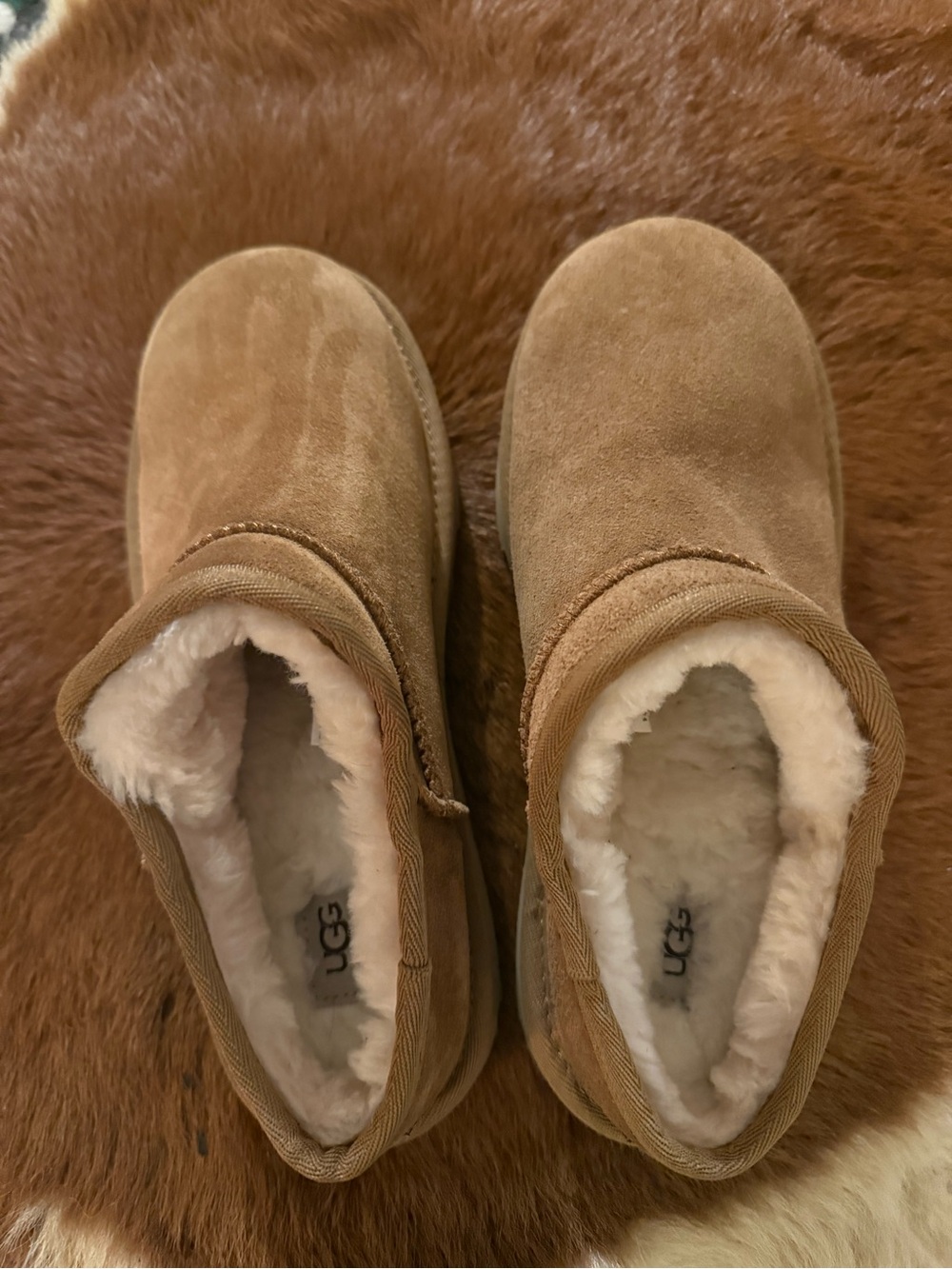 UGG Classic Slippers Chestnut Brown Suede NWT Size 5 - Picture 2 of 5